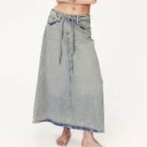 NWT H&M feather soft light wash Jean midi long skirt tie waist size S